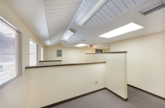 7801 NW 52nd St, Doral, FL 33166