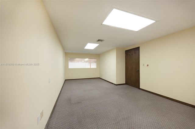 7801 NW 52nd St, Doral, FL 33166