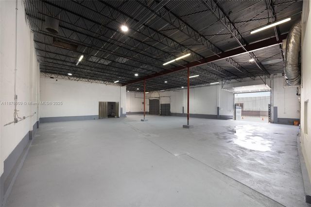 7801 NW 52nd St, Doral, FL 33166