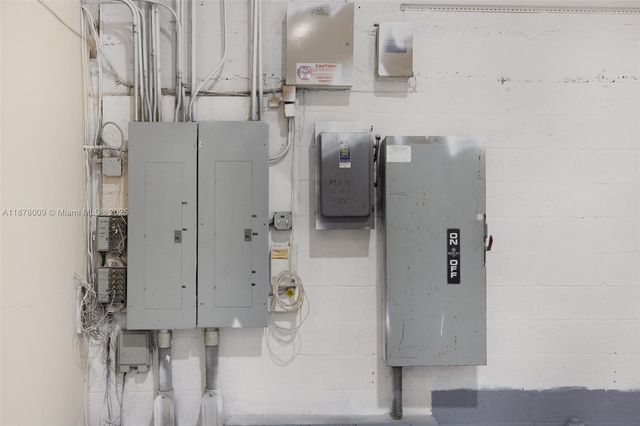 7801 NW 52nd St, Doral, FL 33166