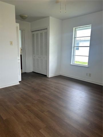 230 Carol Ave, Kingsville, TX 78363