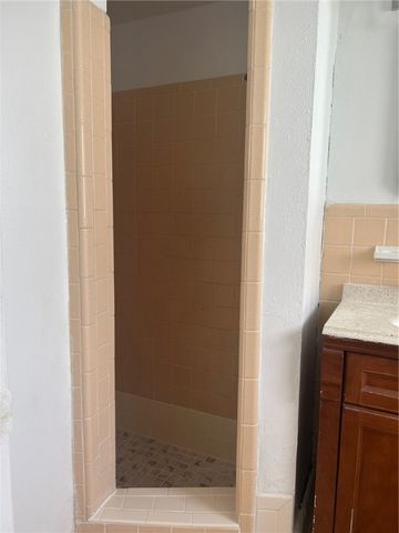 230 Carol Ave, Kingsville, TX 78363