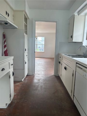 230 Carol Ave, Kingsville, TX 78363