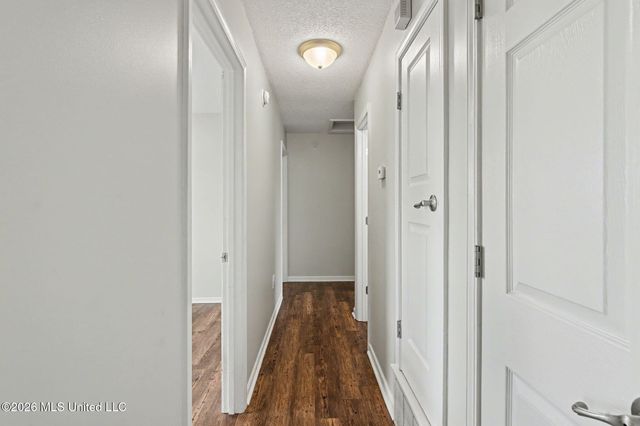 6303 W Oak Run Drive, Olive Branch, MS 38654