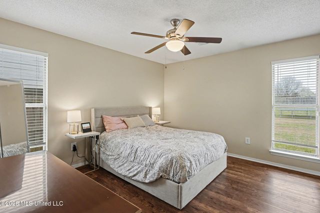 6303 W Oak Run Drive, Olive Branch, MS 38654