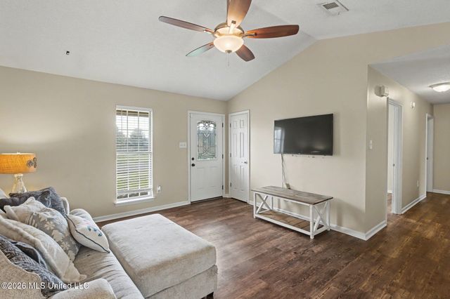 6303 W Oak Run Drive, Olive Branch, MS 38654