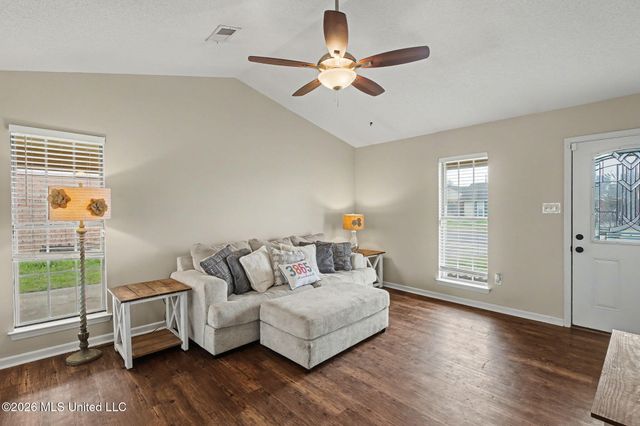 6303 W Oak Run Drive, Olive Branch, MS 38654