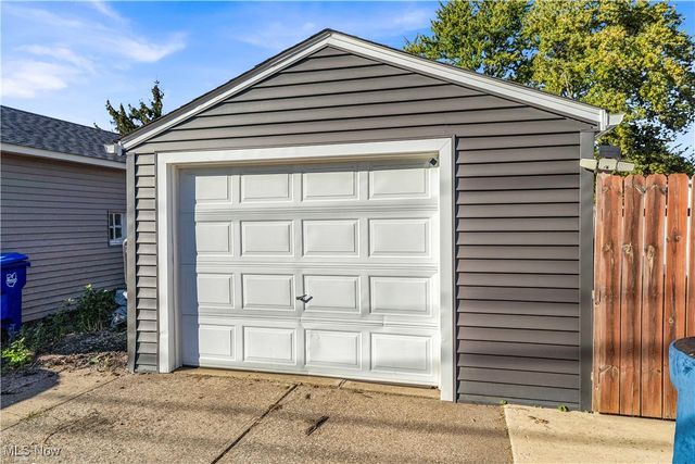 5198 W 148th Street, Brook Park, OH 44142