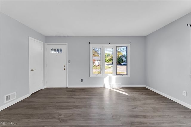 5198 W 148th Street, Brook Park, OH 44142