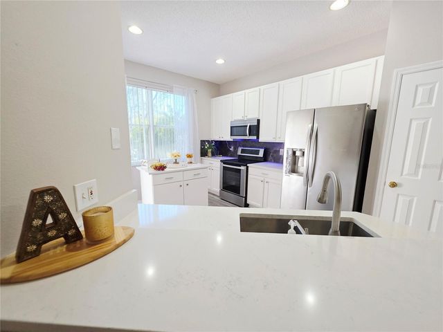 580 BLACK LION DRIVE NE, St Petersburg, FL 33716