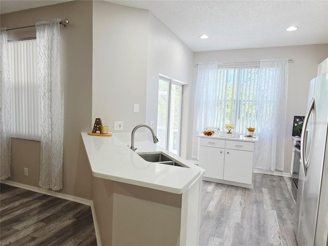 580 BLACK LION DRIVE NE, St Petersburg, FL 33716