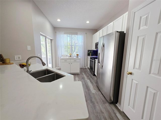 580 BLACK LION DRIVE NE, St Petersburg, FL 33716