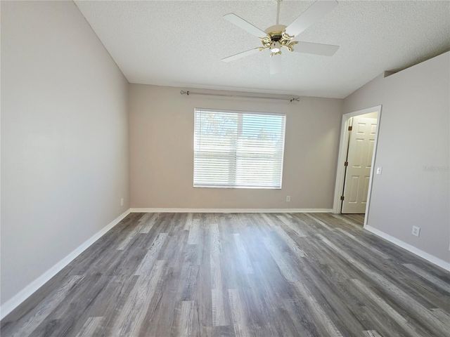 580 BLACK LION DRIVE NE, St Petersburg, FL 33716