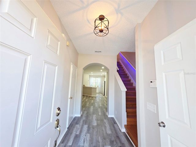 580 BLACK LION DRIVE NE, St Petersburg, FL 33716