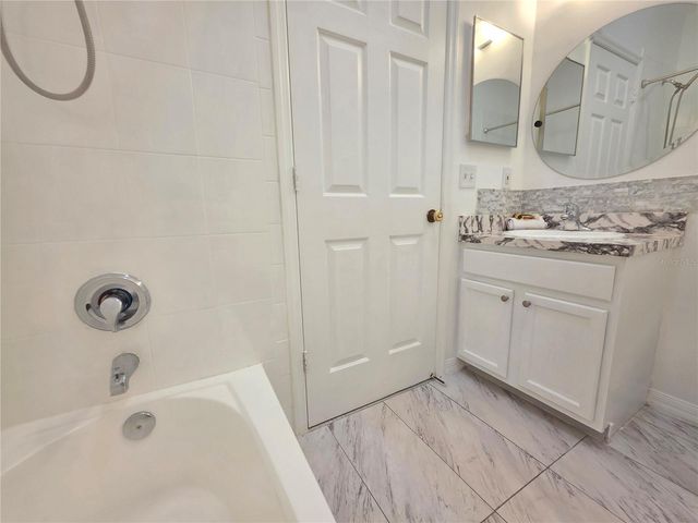 580 BLACK LION DRIVE NE, St Petersburg, FL 33716