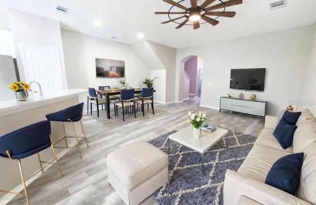 580 BLACK LION DRIVE NE, St Petersburg, FL 33716