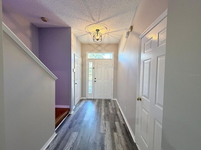 580 BLACK LION DRIVE NE, St Petersburg, FL 33716