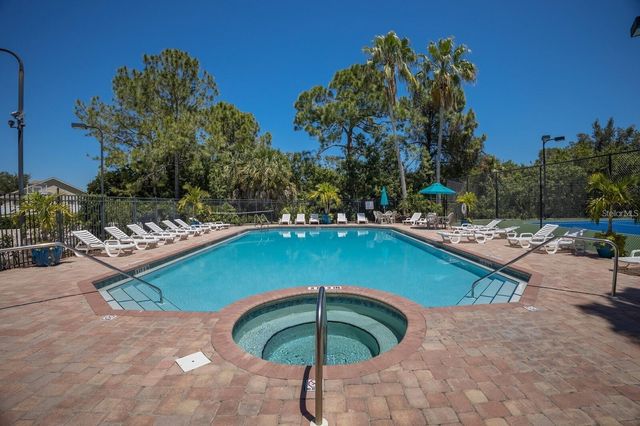 580 BLACK LION DRIVE NE, St Petersburg, FL 33716