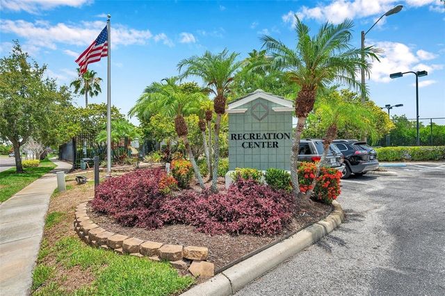 580 BLACK LION DRIVE NE, St Petersburg, FL 33716