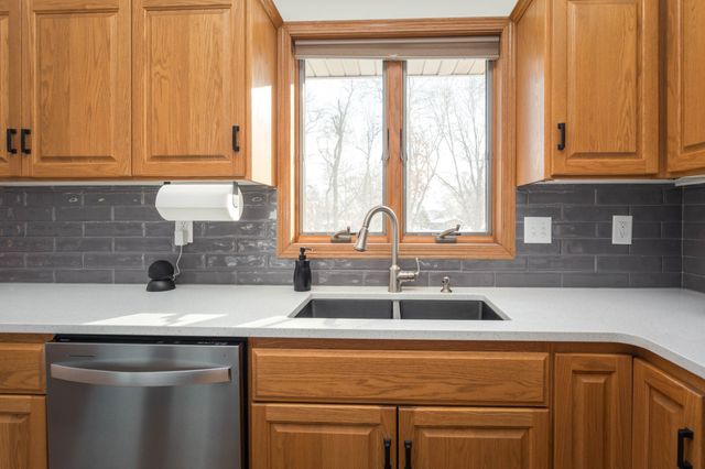 903 Geneva Drive, Alexandria, MN 56308