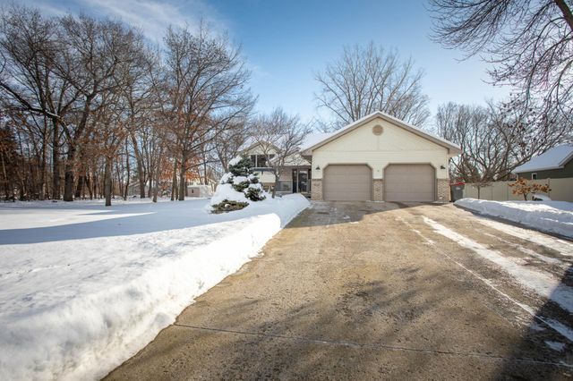 903 Geneva Drive, Alexandria, MN 56308