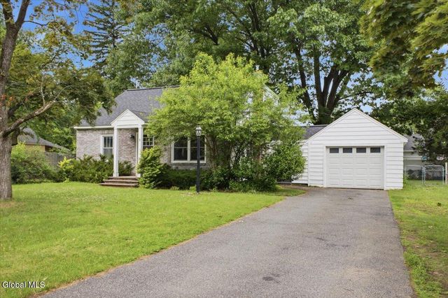 9 Sumter Avenue, Guilderland, NY 12203