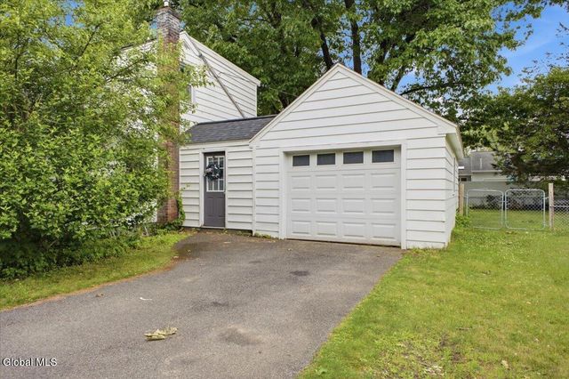9 Sumter Avenue, Guilderland, NY 12203