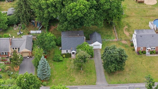 9 Sumter Avenue, Guilderland, NY 12203