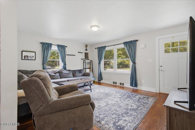 9 Sumter Avenue, Guilderland, NY 12203