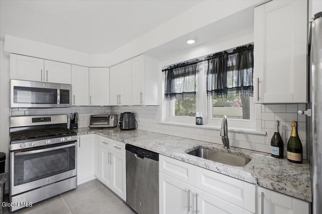 9 Sumter Avenue, Guilderland, NY 12203