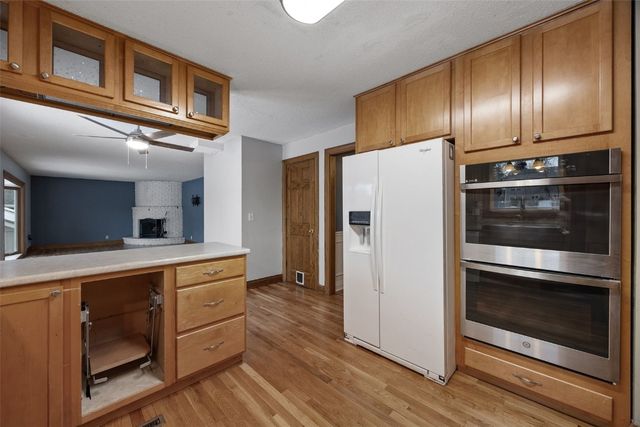 7001 Surrey Dr NE, Cedar Rapids, IA 52402