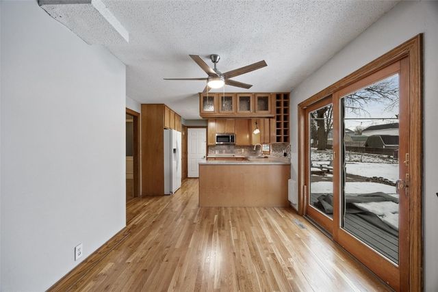 7001 Surrey Dr NE, Cedar Rapids, IA 52402