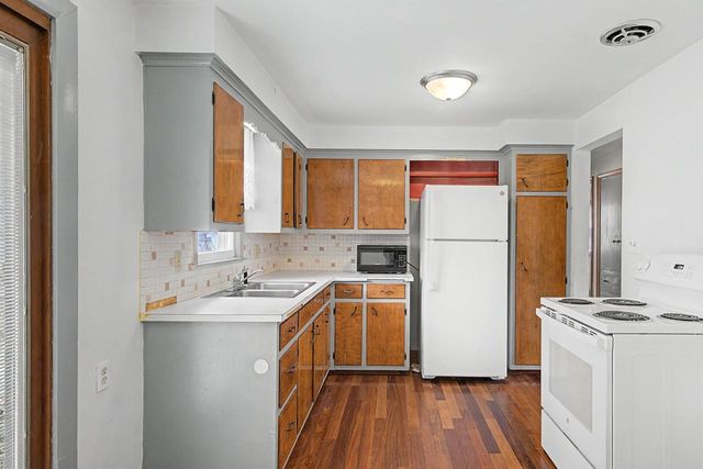 927 SPENCE STREET, Green Bay, WI 54304