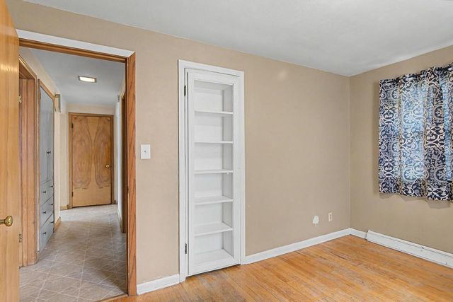 927 SPENCE STREET, Green Bay, WI 54304