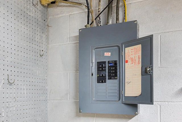 927 SPENCE STREET, Green Bay, WI 54304