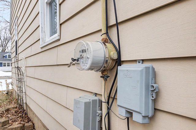 927 SPENCE STREET, Green Bay, WI 54304