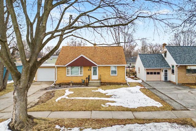 927 SPENCE STREET, Green Bay, WI 54304