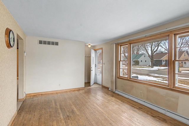 927 SPENCE STREET, Green Bay, WI 54304