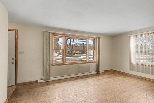 927 SPENCE STREET, Green Bay, WI 54304