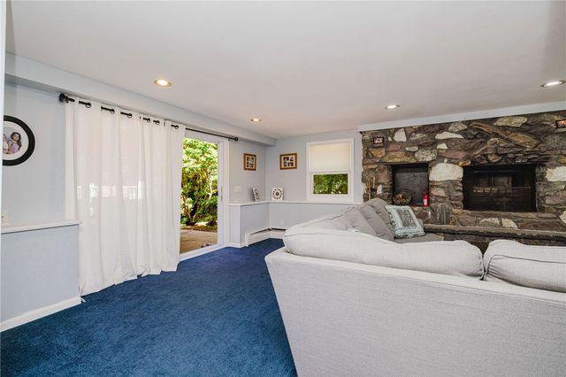 22 Oakview Terrace, Glocester, RI 02857