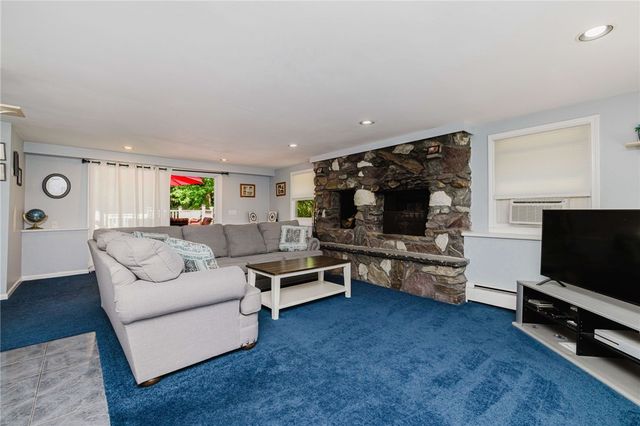 22 Oakview Terrace, Glocester, RI 02857