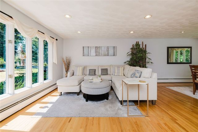 22 Oakview Terrace, Glocester, RI 02857