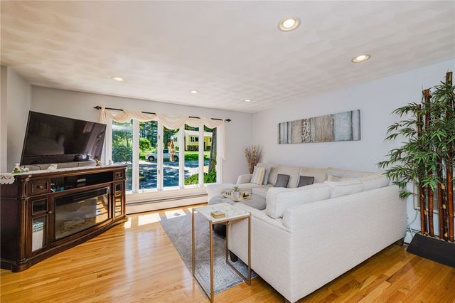 22 Oakview Terrace, Glocester, RI 02857