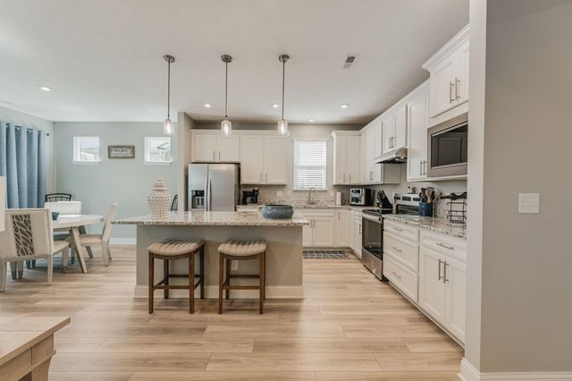 726 Oldcastle Road, Lewis Center, OH 43035