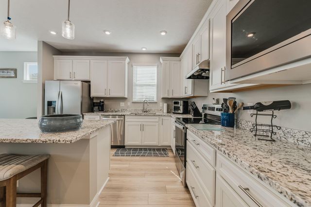 726 Oldcastle Road, Lewis Center, OH 43035