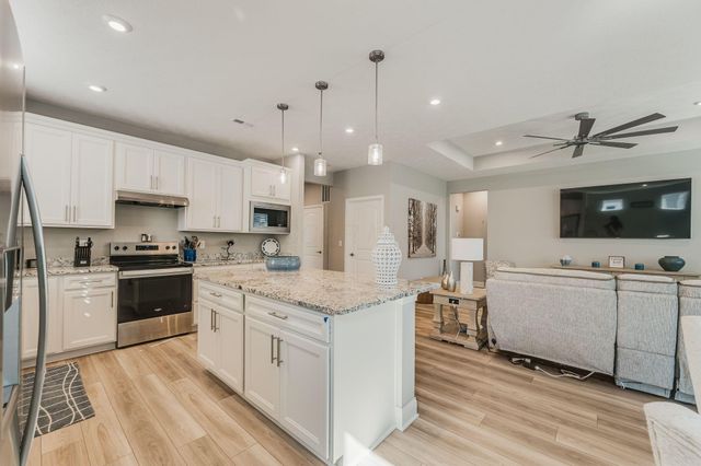 726 Oldcastle Road, Lewis Center, OH 43035