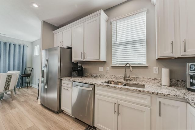 726 Oldcastle Road, Lewis Center, OH 43035