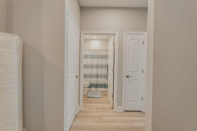 726 Oldcastle Road, Lewis Center, OH 43035