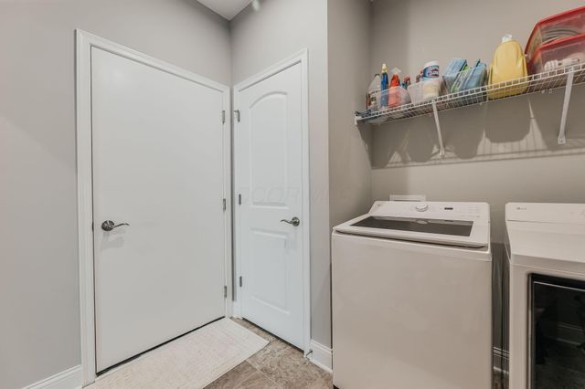 726 Oldcastle Road, Lewis Center, OH 43035