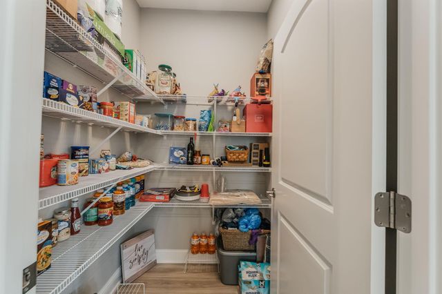 726 Oldcastle Road, Lewis Center, OH 43035
